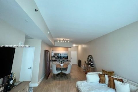 Купить кондоминиум в Майами, Флорида 1 спальня, 71.91м2, № 2049438 - фото 8