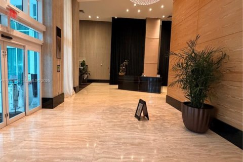 Купить кондоминиум в Майами, Флорида 1 спальня, 71.91м2, № 2049438 - фото 2