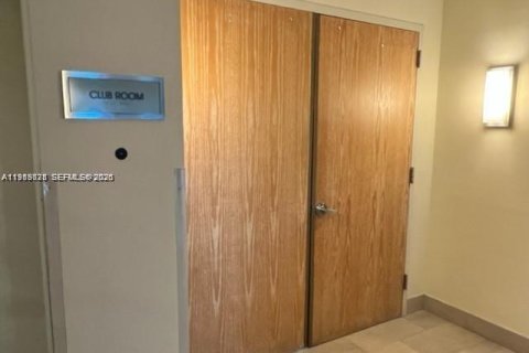 Купить кондоминиум в Майами, Флорида 1 спальня, 71.91м2, № 2049438 - фото 23