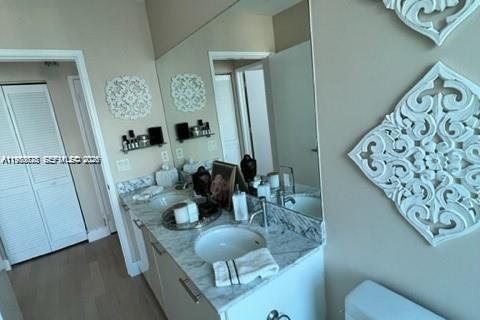 Купить кондоминиум в Майами, Флорида 1 спальня, 71.91м2, № 2049438 - фото 12