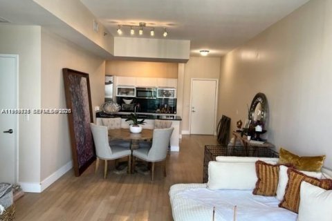 Купить кондоминиум в Майами, Флорида 1 спальня, 71.91м2, № 2049438 - фото 4