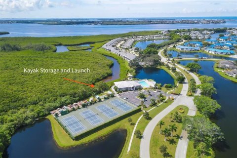Condo in Bradenton, Florida, 2 bedrooms № 2202488 - photo 6
