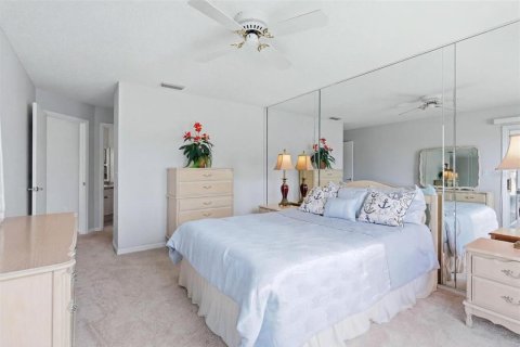 Condo in Bradenton, Florida, 2 bedrooms № 2202488 - photo 21