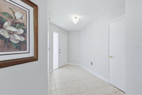 Condo in Bradenton, Florida, 2 bedrooms № 2202488 - photo 19