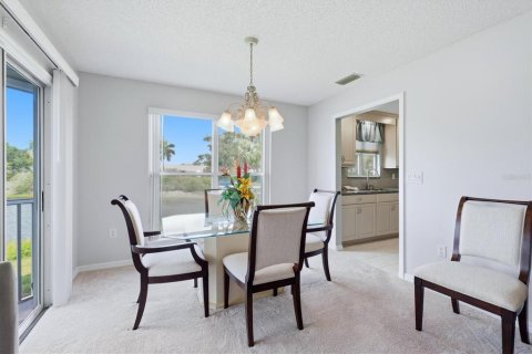 Condo in Bradenton, Florida, 2 bedrooms № 2202488 - photo 14