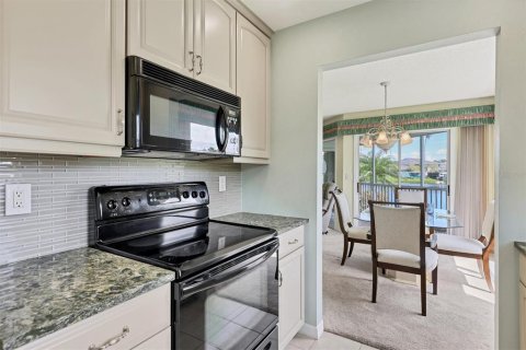Condo in Bradenton, Florida, 2 bedrooms № 2202488 - photo 7