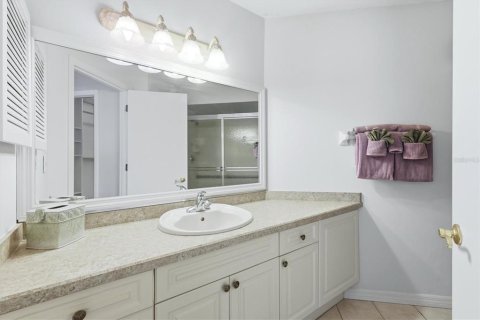 Condo in Bradenton, Florida, 2 bedrooms № 2202488 - photo 23