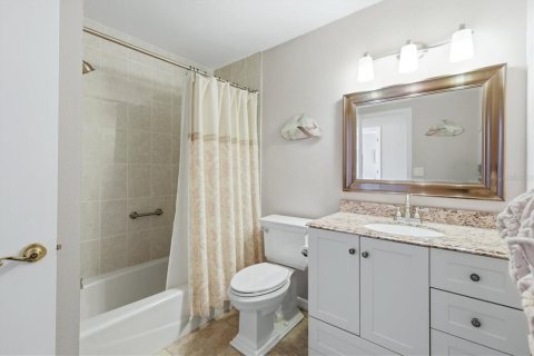 Condo in Bradenton, Florida, 2 bedrooms № 2202488 - photo 28