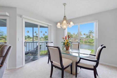 Condo in Bradenton, Florida, 2 bedrooms № 2202488 - photo 10