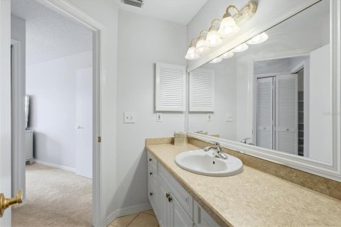 Condo in Bradenton, Florida, 2 bedrooms № 2202488 - photo 24