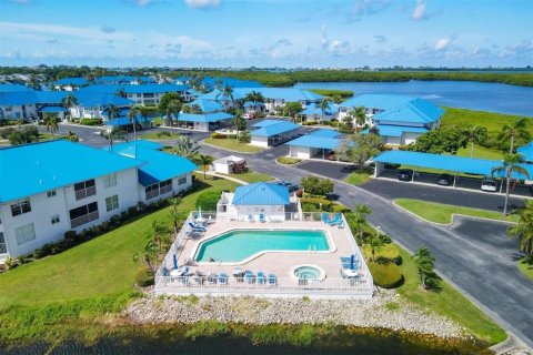 Condo in Bradenton, Florida, 2 bedrooms № 2202488 - photo 4