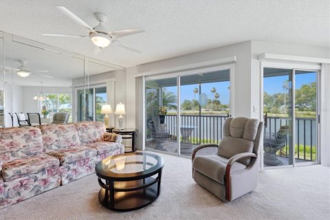 Condo in Bradenton, Florida, 2 bedrooms № 2202488 - photo 9
