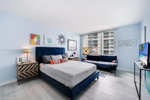 Condo in Miami Beach, Florida, 1 bedroom  № 1892557 - photo 8