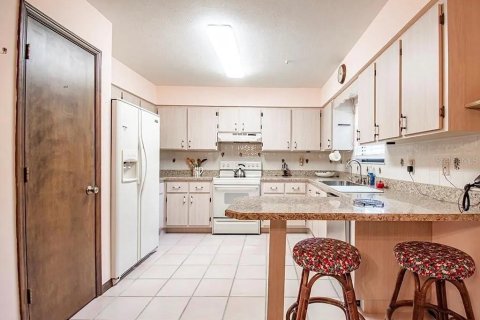 Villa ou maison à vendre à St. Lucie, Floride: 3 chambres, 200.76 m2 № 2147898 - photo 3