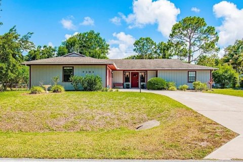 Villa ou maison à St. Lucie, Floride 3 chambres, 200.76 m2 № 2147898