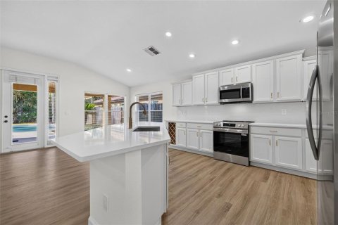 House in Tampa, Florida 3 bedrooms, 170.1 sq.m. № 2394257 - photo 9