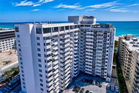 Copropriété à vendre à Miami Beach, Floride: 48.31 m2 № 1895939 - photo 22