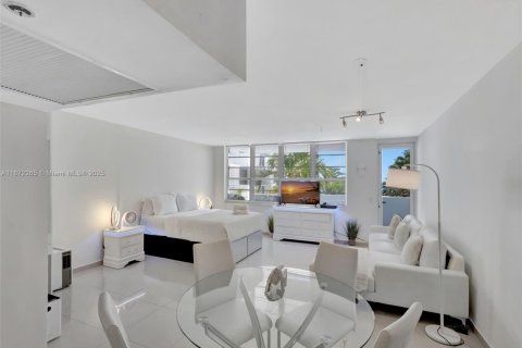 Copropriété à vendre à Miami Beach, Floride: 48.31 m2 № 1895939 - photo 4