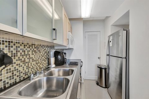 Copropriété à vendre à Miami Beach, Floride: 48.31 m2 № 1895939 - photo 15