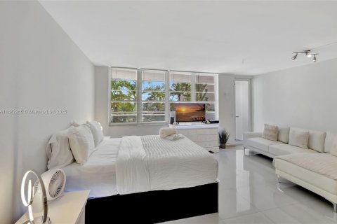 Copropriété à vendre à Miami Beach, Floride: 48.31 m2 № 1895939 - photo 9