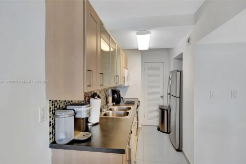 Copropriété à vendre à Miami Beach, Floride: 48.31 m2 № 1895939 - photo 11