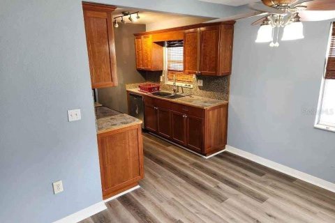 Appartement à louer à Clearwater, Floride: 2 chambres, 106.84 m2 № 2317332 - photo 2