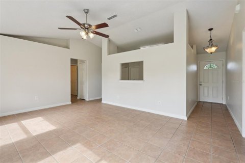 Villa ou maison à vendre à Deltona, Floride: 3 chambres, 112.41 m2 № 1829066 - photo 5