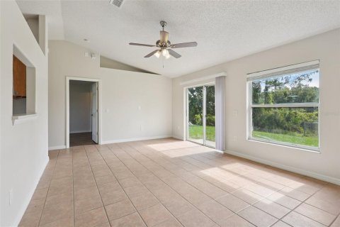 Villa ou maison à vendre à Deltona, Floride: 3 chambres, 112.41 m2 № 1829066 - photo 11
