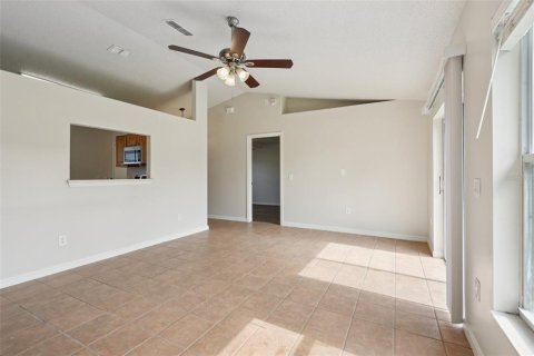 Villa ou maison à vendre à Deltona, Floride: 3 chambres, 112.41 m2 № 1829066 - photo 13
