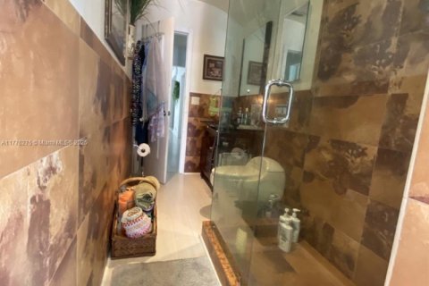 Casa en venta en Hialeah, Florida, 3 dormitorios, 120.59 m2 № 1714303 - foto 25