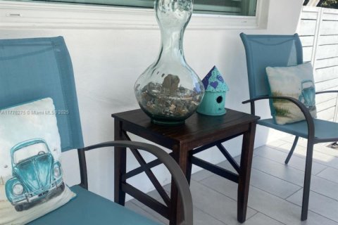 Casa en venta en Hialeah, Florida, 3 dormitorios, 120.59 m2 № 1714303 - foto 6