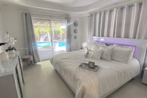 Casa en venta en Hialeah, Florida, 3 dormitorios, 120.59 m2 № 1714303 - foto 26