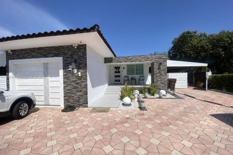 Casa en venta en Hialeah, Florida, 3 dormitorios, 120.59 m2 № 1714303 - foto 3