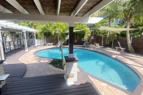 Casa en venta en Hialeah, Florida, 3 dormitorios, 120.59 m2 № 1714303 - foto 30
