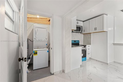 Casa en venta en Lakeland, Florida, 3 dormitorios, 75.81 m2 № 1834178 - foto 12