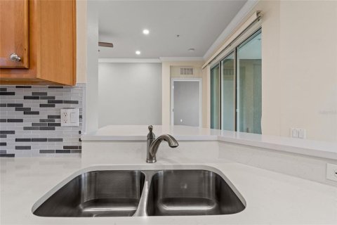 Condominio en alquiler en Riverview, Florida, 3 dormitorios, 131.36 m2 № 1636329 - foto 17