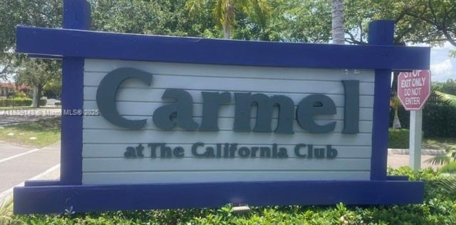 Condominio en Miami, Florida, 2 dormitorios  № 1926719