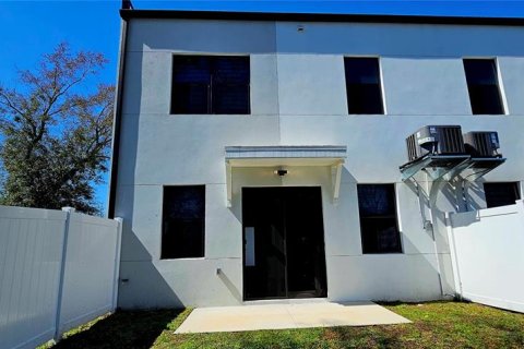 Touwnhouse à louer à Tampa, Floride: 3 chambres, 148.27 m2 № 2427389 - photo 30