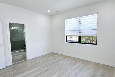 Touwnhouse à louer à Tampa, Floride: 3 chambres, 148.27 m2 № 2427389 - photo 11