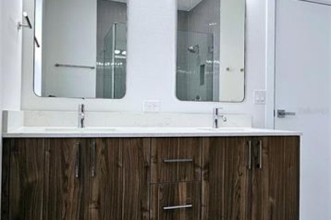 Touwnhouse à louer à Tampa, Floride: 3 chambres, 148.27 m2 № 2427389 - photo 19