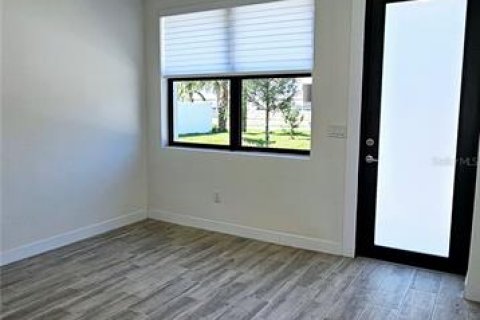 Touwnhouse à louer à Tampa, Floride: 3 chambres, 148.27 m2 № 2427389 - photo 9