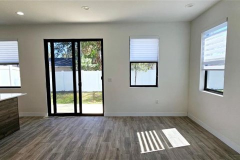 Touwnhouse à louer à Tampa, Floride: 3 chambres, 148.27 m2 № 2427389 - photo 4