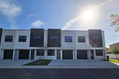 Touwnhouse à Tampa, Floride 3 chambres, 148.27 m2 № 2427389