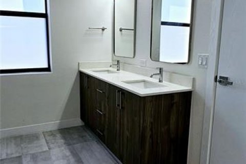 Touwnhouse à louer à Tampa, Floride: 3 chambres, 148.27 m2 № 2427389 - photo 16