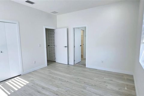 Touwnhouse à louer à Tampa, Floride: 3 chambres, 148.27 m2 № 2427389 - photo 12