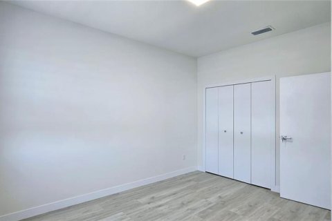 Touwnhouse à louer à Tampa, Floride: 3 chambres, 148.27 m2 № 2427389 - photo 24