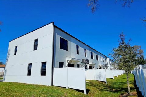 Touwnhouse à louer à Tampa, Floride: 3 chambres, 148.27 m2 № 2427389 - photo 29