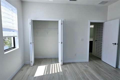 Touwnhouse à louer à Tampa, Floride: 3 chambres, 148.27 m2 № 2427389 - photo 10