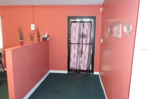 Propiedad comercial en venta en Tampa, Florida, 117.06 m2 № 214493 - foto 5