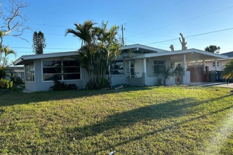 Casa en alquiler en Venice, Florida, 4 dormitorios, 165.37 m2 № 1718439 - foto 1